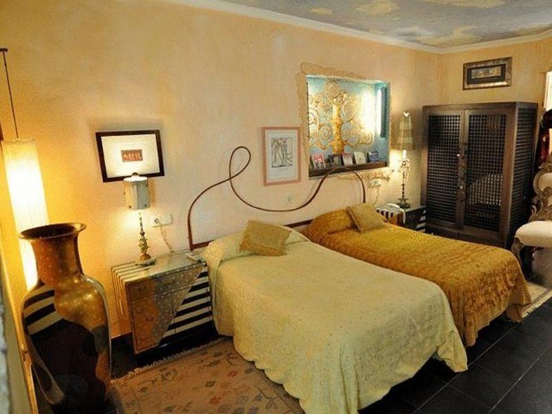 Utopia Hotel 4*