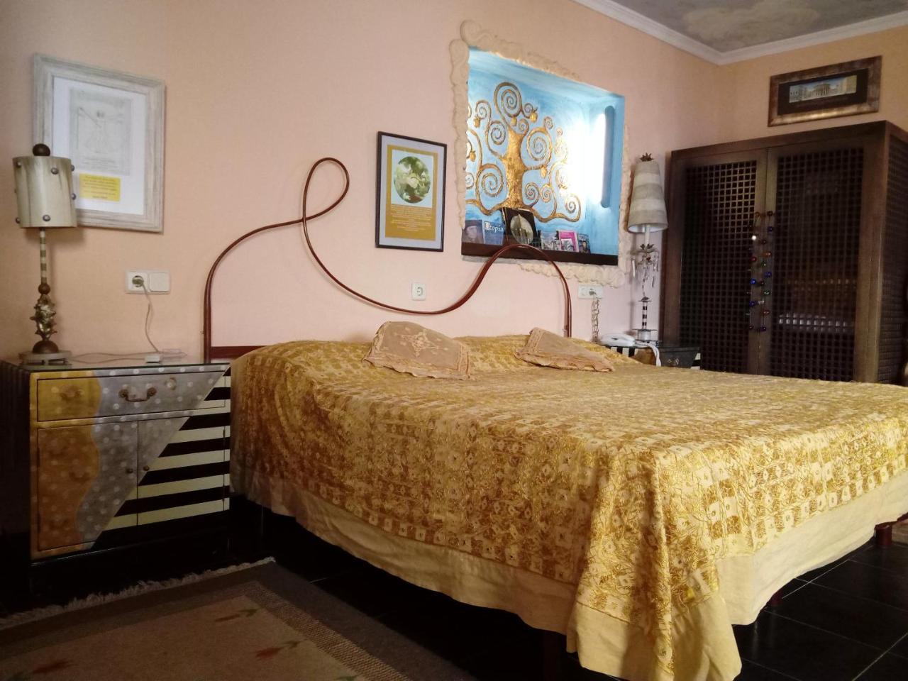 Utopia Hotel 4*
