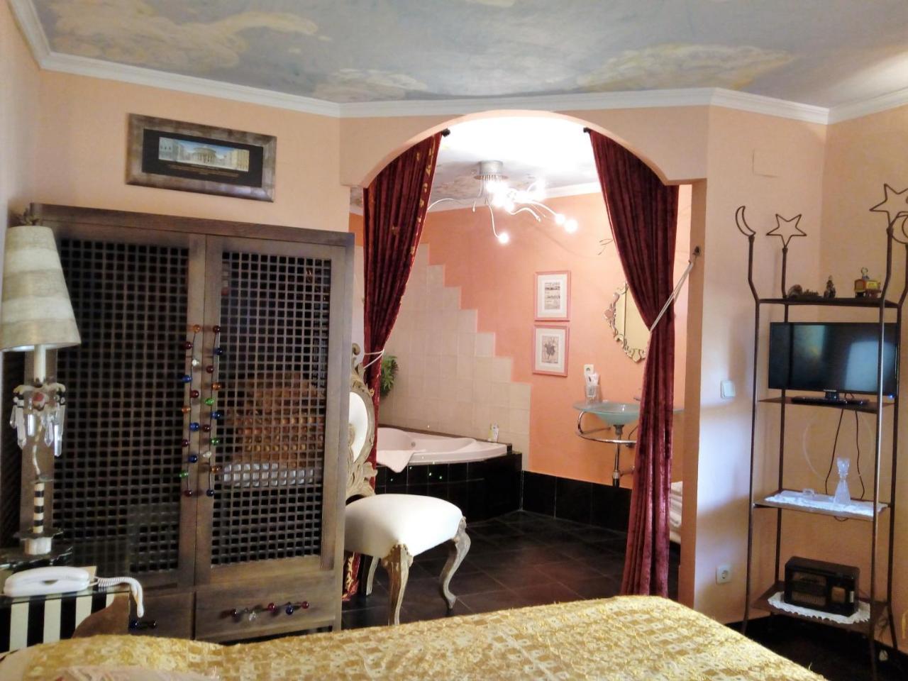 Hotel Utopia